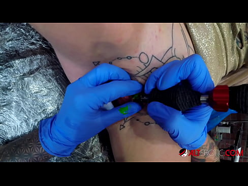 ❤️ Ekstreme tatuita varmulo Sully Savage ricevis tatuon sur sia klitoro ❤️ Porno fb ĉe ni % eo.purchasexz.top%