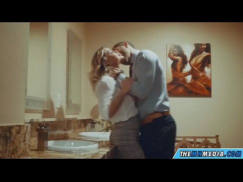 ❤️ Kiam belplena blondulo delogas vin en publika necesejo ❤️ Porno fb ĉe ni % eo.purchasexz.top%